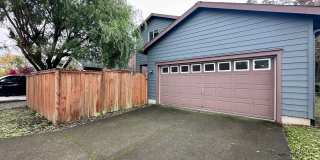 Modern updated 5 BD / 3 BA with Double Car Garage in Oregon City! Modern updated 5 BD / 3 BA with Double Car Garage in Oregon City! Gallery 41