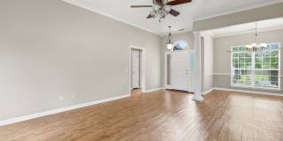 Centrally Located Home in Richmond Hill Gallery 7