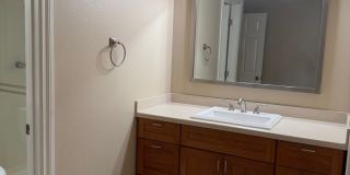 Highly Desirable Park Point Loma Townhome! Gallery 8