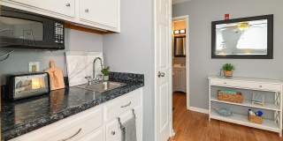 32 Ashworth Ave # 418 Gallery 3