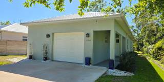 Charming 3-Bedroom, 2-Bath Home in Sarasota ~ Near Legacy Trail Gallery 1