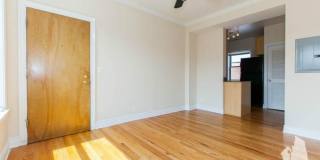 1214 W Waveland Gallery 5
