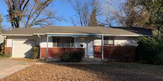 STUDENTS WELCOME! Spacious 5 Bed 2 Bath Ranch Home Gallery 1