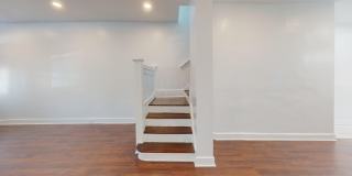 Four Bedroom 2,500 Square Foot House W/Back Patio, Multiple Kitchens/Laundry Facilities Gallery 5