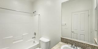 Welcoming 2B/2BA Condo with Balcony, In-Unit Laundry and Pool Access. Gallery 13