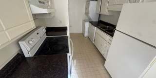 2 bed, 1 Bath, 900 sqft with washer/dryer hookups and 1 car garage Gallery 34