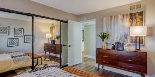 Verlaine on the Parkway Gallery 16