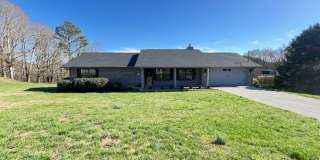 One-Level Living at the End of a Quiet Cul-de-Sac – Just 15 Minutes from Town! Gallery 1