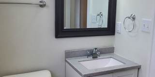 Updated 2 bedroom Townhouse - Garfield Park-South Neighborhood Gallery 10