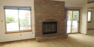 Spacious 3 Bedroom House on the West Side with Mountain Views Gallery 8