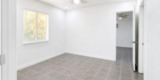 240 1/2 E Beech Ave Gallery 7