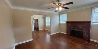 Adorable 2/1 Bungalow in Murray Hill Ready Now! Gallery 10