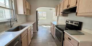 3 Bedroom / 2 Bath Home - Bespoke Elegance in the University District! Gallery 8