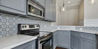 202 on The Square Gallery 9