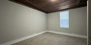 Large 3 Bedroom House w/ Fenced Yard! Gallery 6