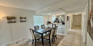 Beatifully updated Beach condo FULLY FURNISHED ANNUAL RENTAL 2/2 Gallery 13