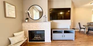 CHARMING FURNISHED 3BD/2BA CONDO W/ 2-CAR GARAGE! NEW FLOORING! Gallery 6