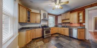 5 Bed/ 2.5 Bath Phenomenal Old Louisville Home Gallery 9