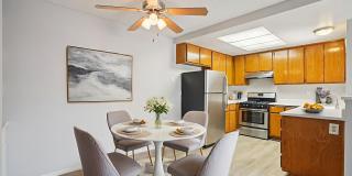 Hensley at Corona Pointe Gallery 5