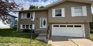 25% OFF FIRST MONTHS RENT - Beautiful 4 bed 2 bath Gallery 1