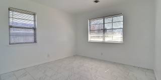 5115 E 17th St Gallery 12