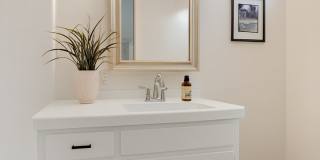 1043 N Ardmore Ave Gallery 15