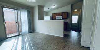 3 bed 2 bath 1400 sq ft home Gallery 25
