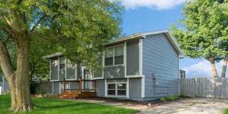 QUIET NEIGHBORHOOD!!  3 Bedroom, 1.5 Bath Home in Norwalk Gallery 1