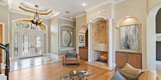 Stunning Lagoon Residence! Gallery 9