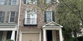 Beautiful townhome! 1 car garage, sunroom, glass shower, soaking tub, large room, kitchen w/island! Gallery 1