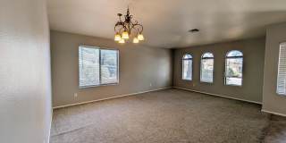 738 E SADDLE Way Gallery 4