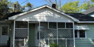 416 Red And White Street Gallery 1