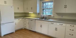 Hartland Single Family Ranch Home, 3 Bed, 1.5 Bath, Attached Garage Gallery 1
