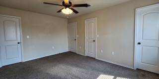 Two Story 3/2.5/2 Duplex close to Creekside Shopping and Entertainment! / Fridge / Fenced in yard /CISD Gallery 16