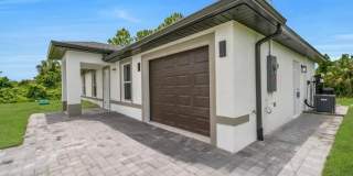 382 McArthur Boulevard Gallery 20