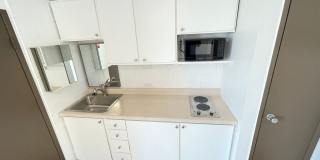 Recently Remodeled Studio "Pacific International". Gallery 17