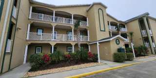 Beautiful 2/2 Bouchelle Condo with private garage Gallery 1