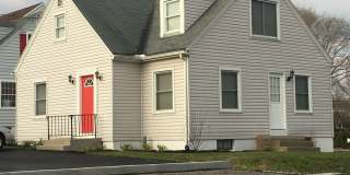 Updated 3 bedroom Single Family Home For Rent! Gallery 1