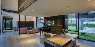 1001 W Lucas Gallery 3