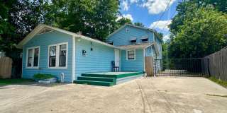 7-Bedroom Home 2 Minute Walk From Campus! 7-Bedroom Home 2 Minute Walk From Campus! Gallery 1