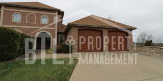 Beautiful 2 Bedroom Duplex with Loft! Gallery 1