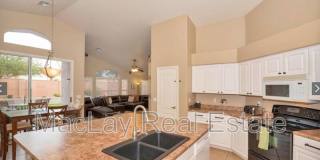 4206 E Redwood Ln Gallery 1