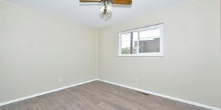 Great house near UCCS with 2x kitchen and 2x laundry! Gallery 12