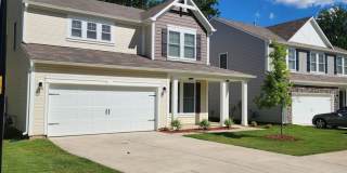 Spacious 4BR House in Charlotte Gallery 3