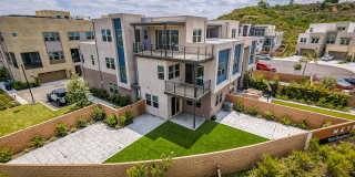 Large Modern Town Home with Oversize Backyard Guarded Luxury Neighborhood Gallery 41