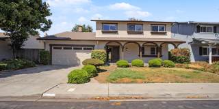 Spacious 4 Bed/ 2.5 bath Home in Prime Pleasanton Neighborhood – Walk to Schools & Parks! New paint & carpet Gallery 1