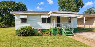 Newly Renovated 3 bedroom, 1 bath home Newly Renovated 3 bedroom, 1 bath home Gallery 1