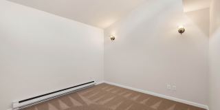 Bright 2 Bedroom Townhouse with Creek Views and Excellent Commuter Location Gallery 14