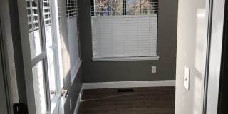 ONE MONTH FREE! Luxury 2 Bed 1 Bath Condo w/ ATTACHED GARAGE Gallery 9