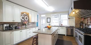 244 East Nittany Ave - Single Bed Gallery 1